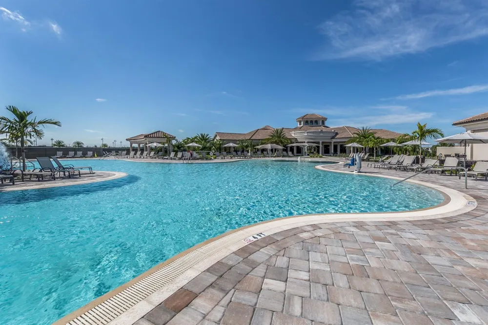 17637 GAWTHROP DRIVE #104 Bradenton, FL 34211