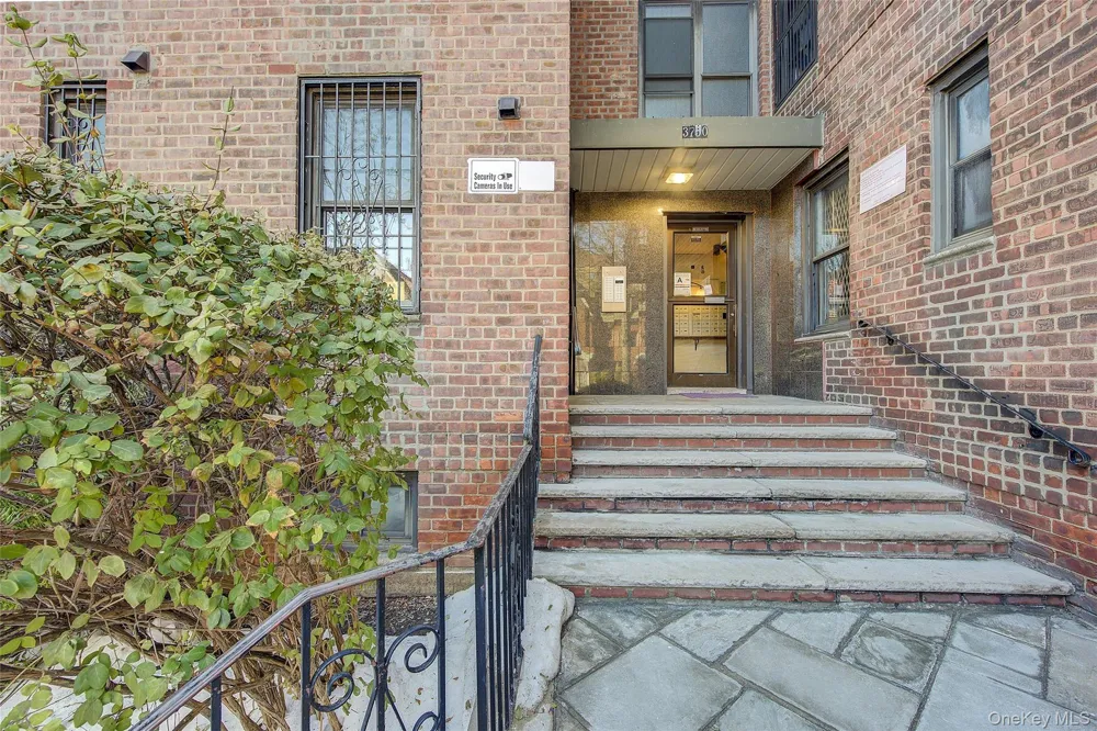 37-50 87th Street #5 Jackson Heights, NY 11372