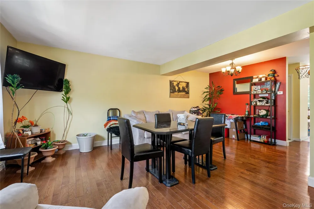 21 Evan Court Middletown, NY 10940