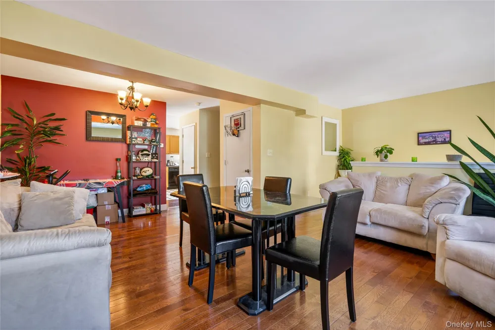 21 Evan Court Middletown, NY 10940