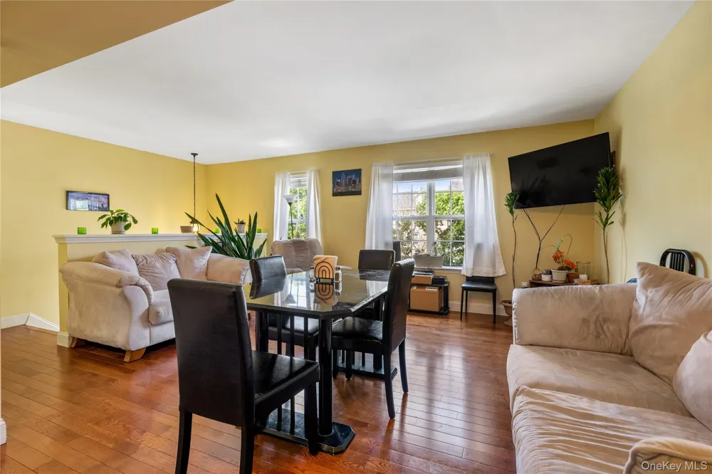 21 Evan Court Middletown, NY 10940