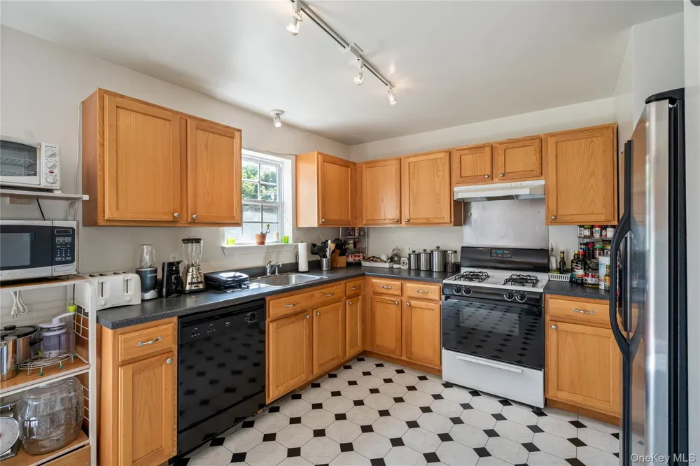 21 Evan Court Middletown, NY 10940