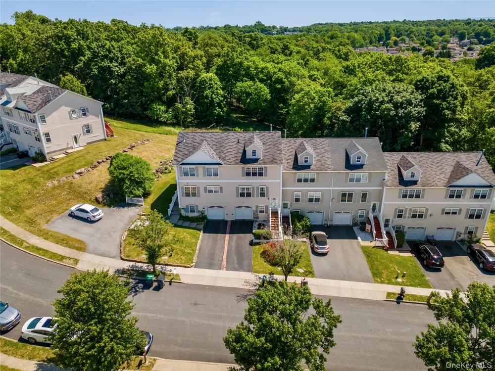 21 Evan Court Middletown, NY 10940