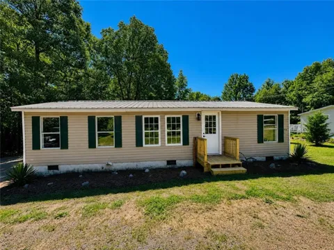 713 Woods Road