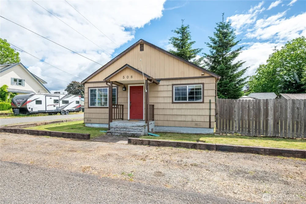 508 4th Avenue SW Castle Rock, WA 98611