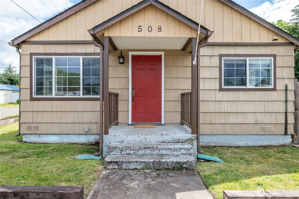 508 4th Avenue SW Castle Rock, WA 98611