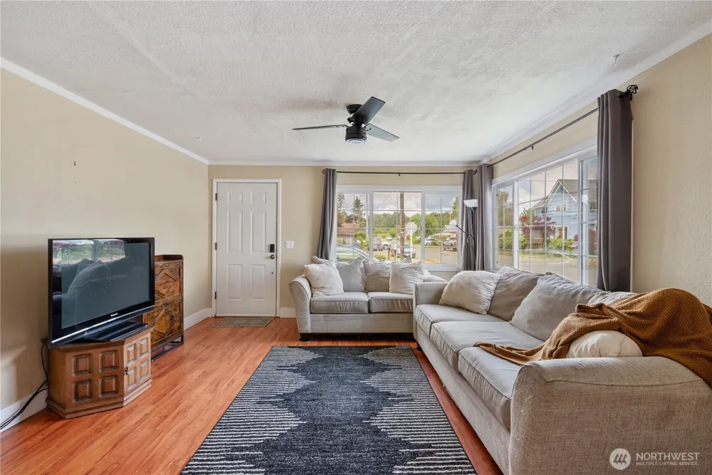 508 4th Avenue SW Castle Rock, WA 98611