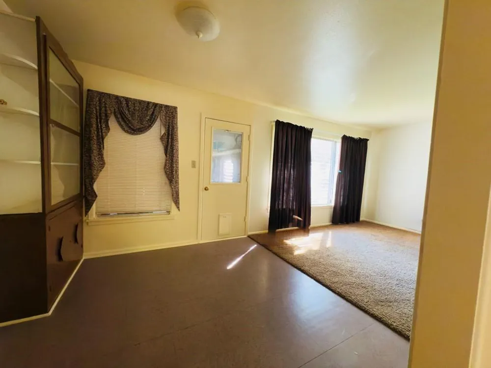 216 Burnet Street Port Lavaca, TX 77979