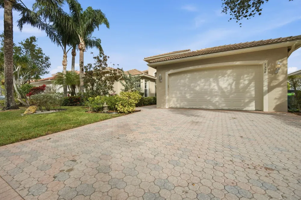 7558 Tarpon Cove Circle Lake Worth, FL 33467