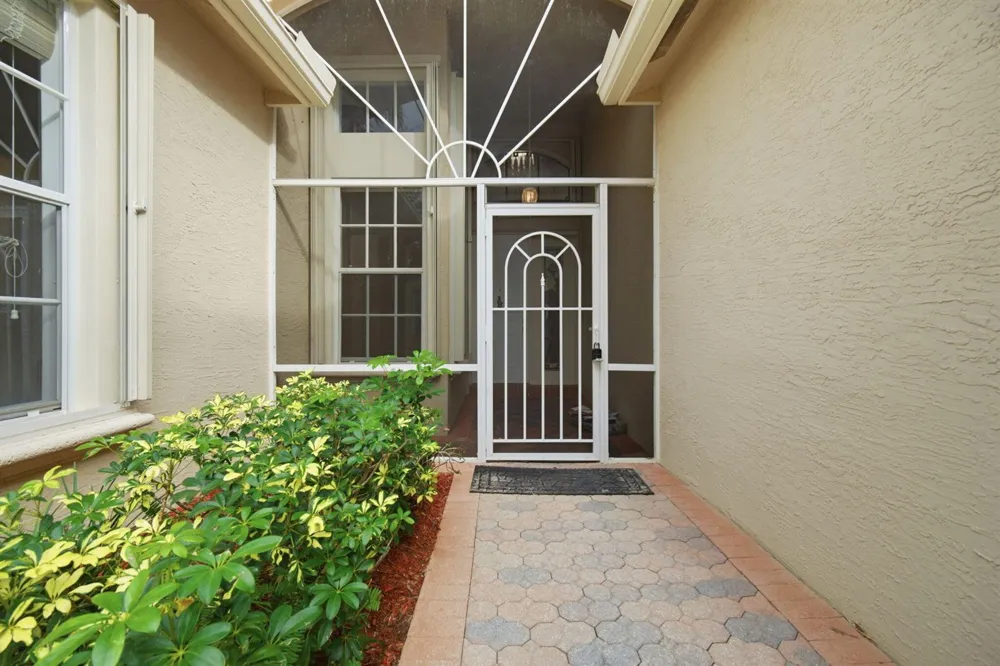 7558 Tarpon Cove Circle Lake Worth, FL 33467