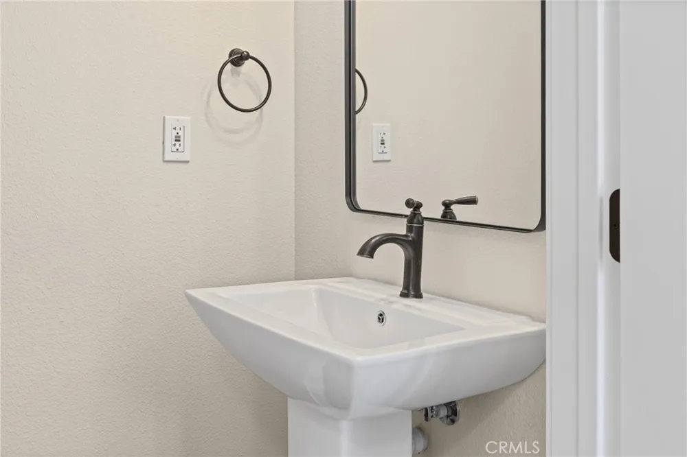 8391 Amapoa Atascadero, CA 93422