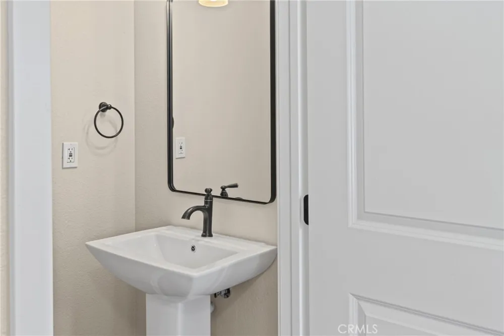 8391 Amapoa Atascadero, CA 93422