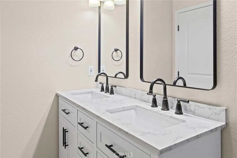8391 Amapoa Atascadero, CA 93422