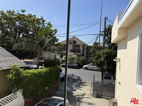 1499 W 35th Place #4