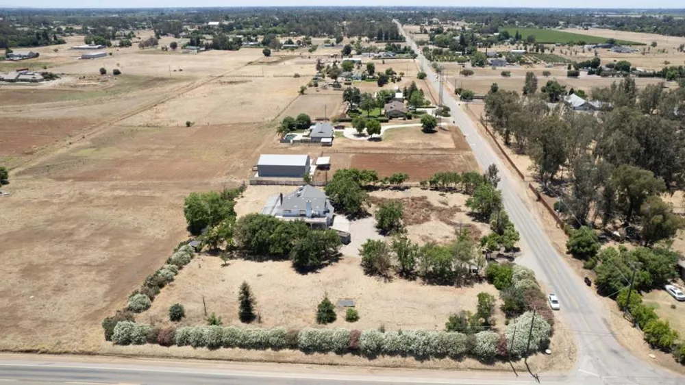 6922 Del Rey Avenue Clovis, CA 93619