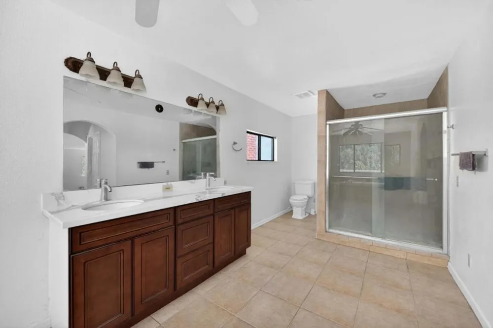 6922 Del Rey Avenue Clovis, CA 93619
