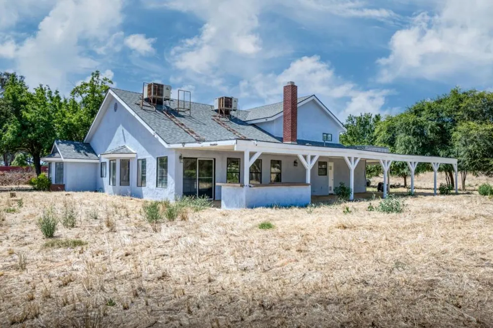 6922 Del Rey Avenue Clovis, CA 93619