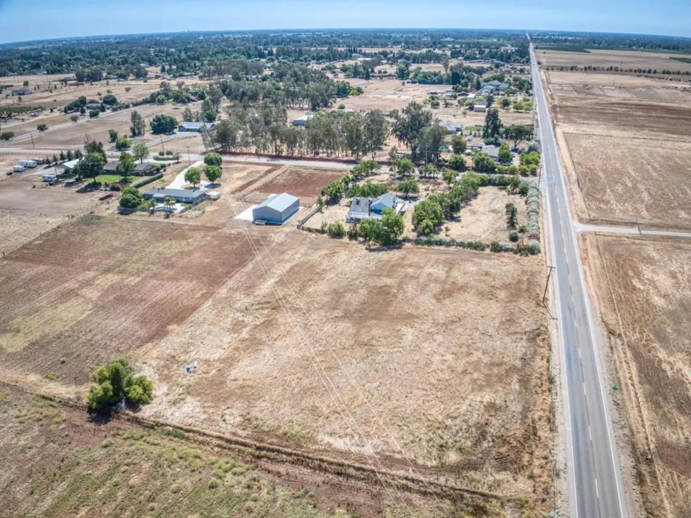 6922 Del Rey Avenue Clovis, CA 93619
