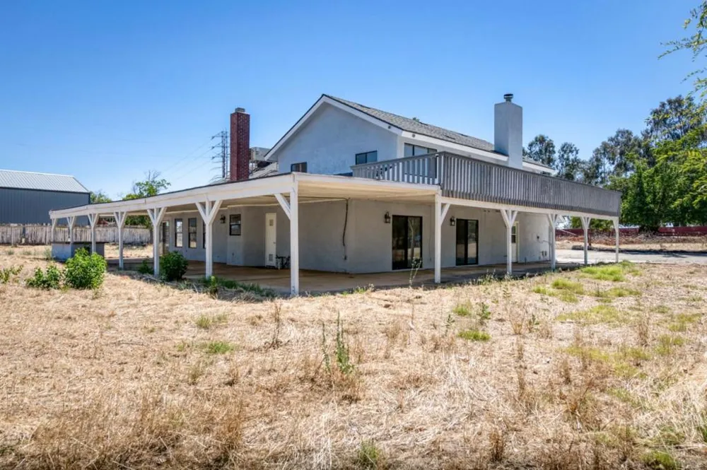 6922 Del Rey Avenue Clovis, CA 93619