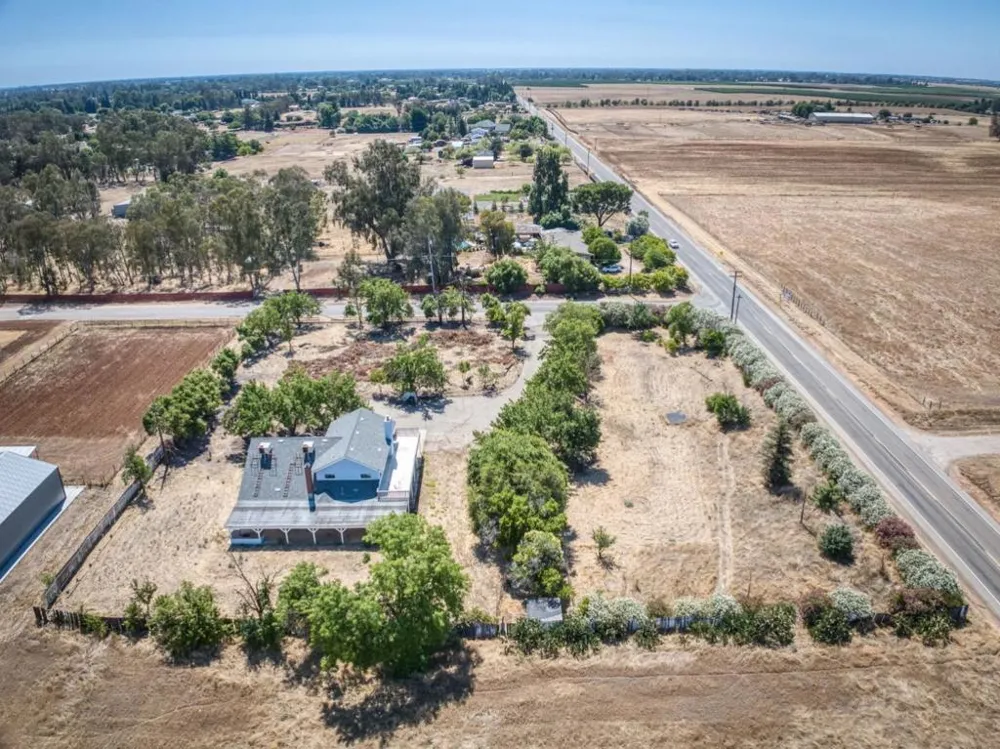 6922 Del Rey Avenue Clovis, CA 93619