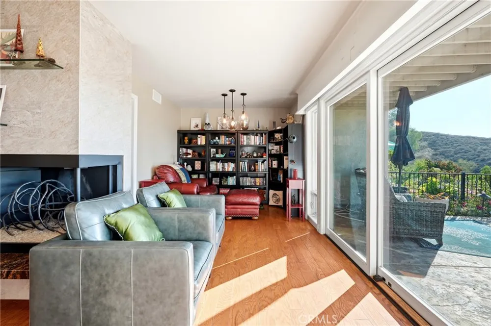 2235 El Capitan Riverside, CA 92506