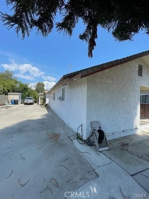 1319 Hollister San Fernando, CA 91340