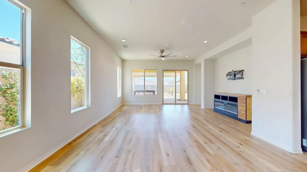 25 Pinot Noir Rancho Mirage, CA 92270