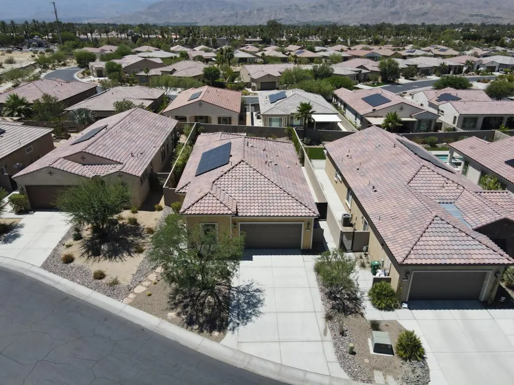 25 Pinot Noir Rancho Mirage, CA 92270
