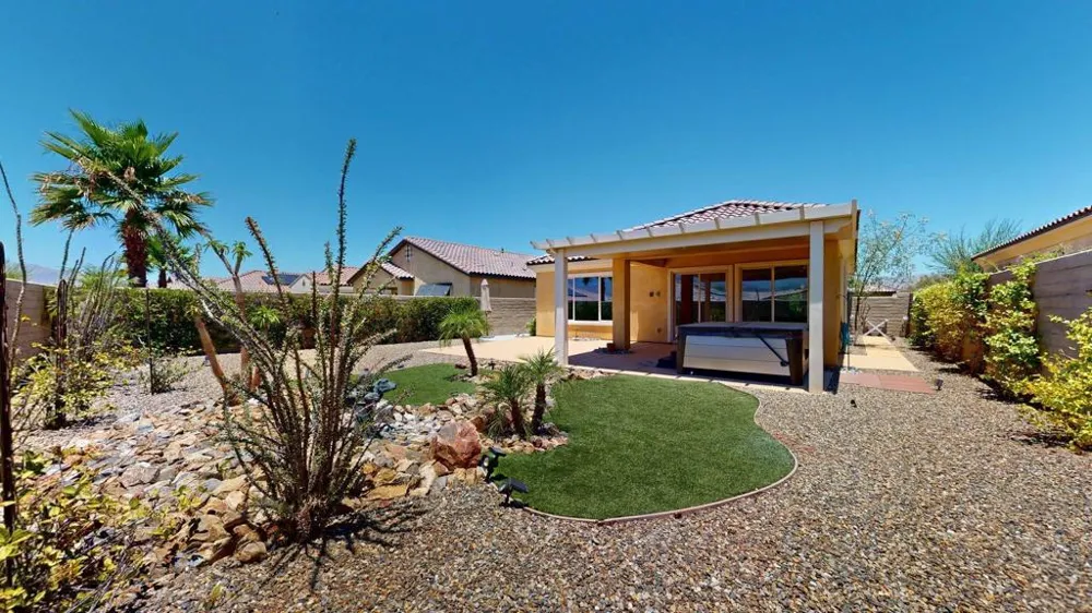 25 Pinot Noir Rancho Mirage, CA 92270
