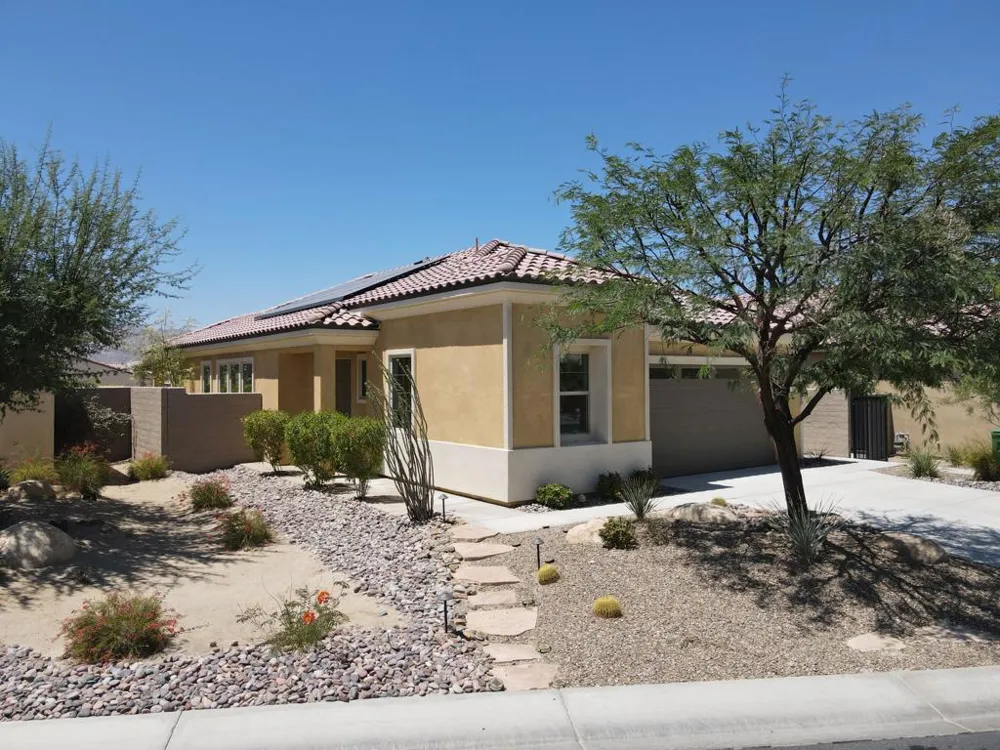 25 Pinot Noir Rancho Mirage, CA 92270