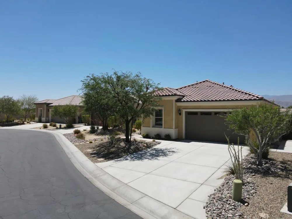 25 Pinot Noir Rancho Mirage, CA 92270
