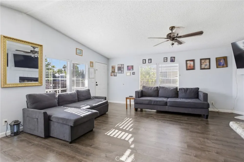 25114 Avenida Valencia Homeland, CA 92548