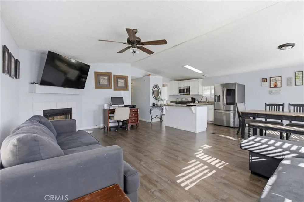 25114 Avenida Valencia Homeland, CA 92548