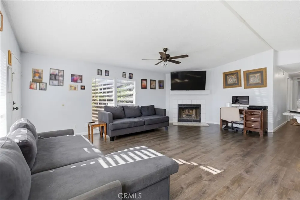 25114 Avenida Valencia Homeland, CA 92548