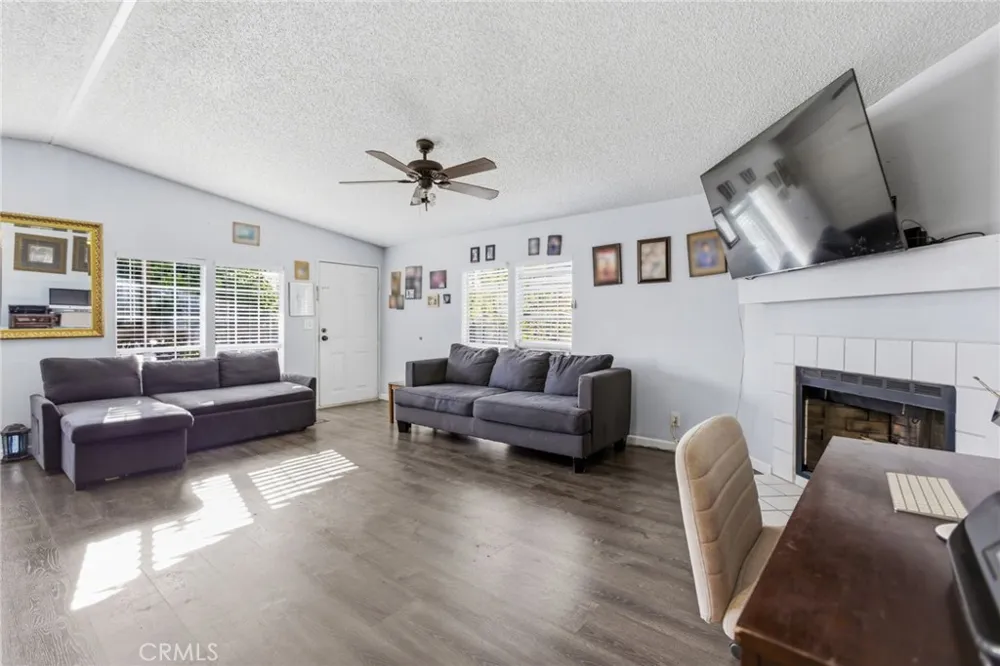 25114 Avenida Valencia Homeland, CA 92548