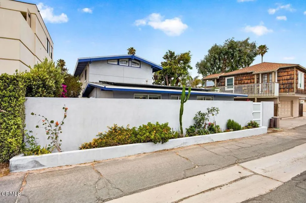 1248 Marthas Vineyard Court Ventura, CA 93001