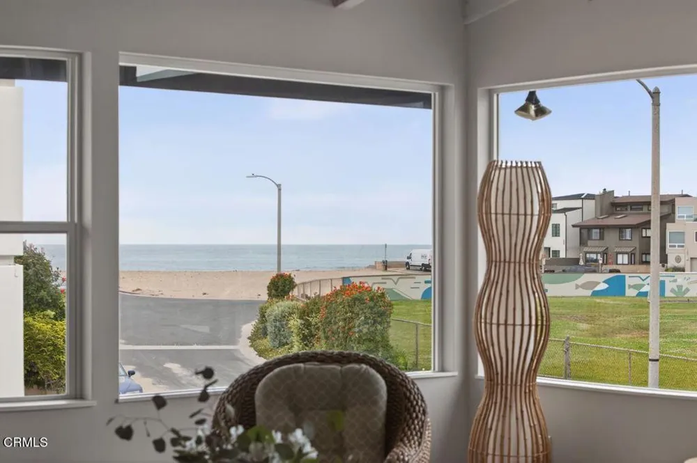 1248 Marthas Vineyard Court Ventura, CA 93001