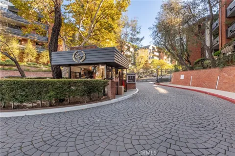 4774 Park Encino #206