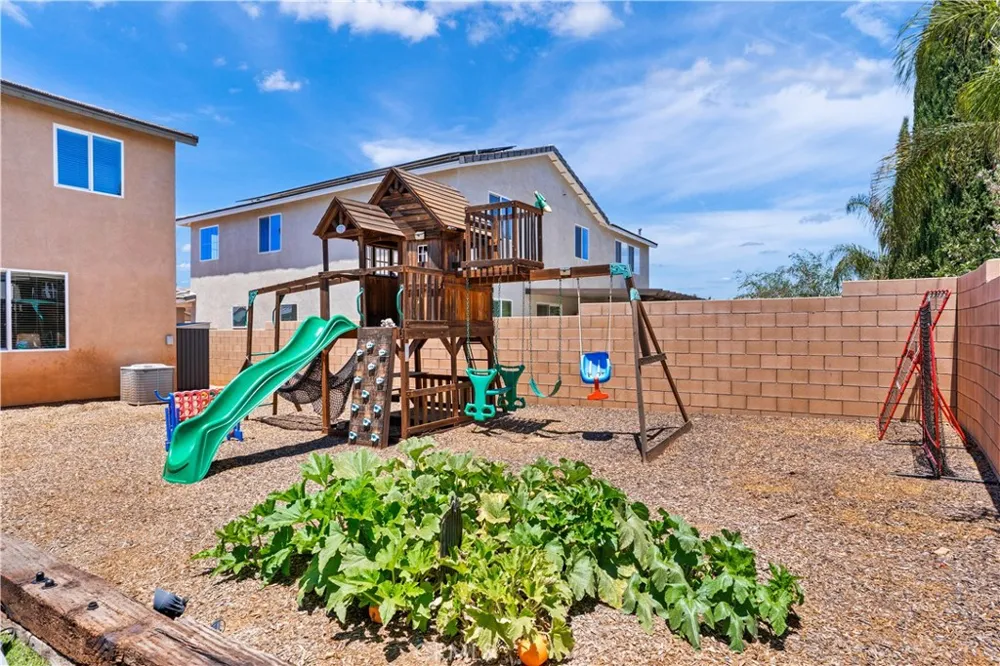 34900 Old Vine Court Winchester, CA 92596