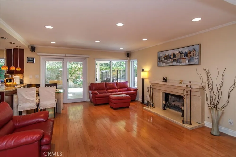 7019 Woodstone Place West Hills, CA 91307