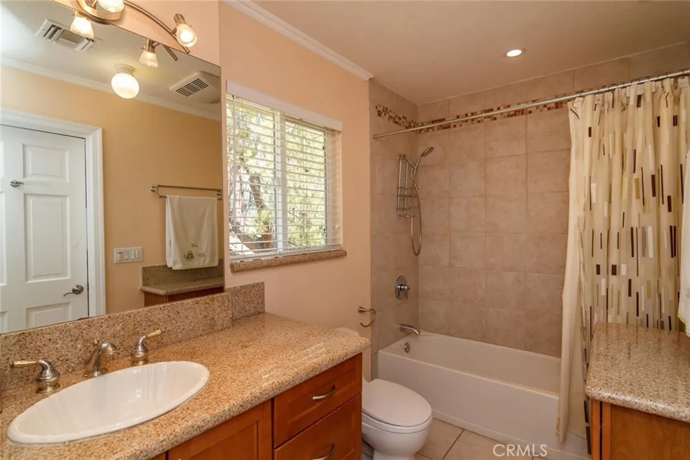 7019 Woodstone Place West Hills, CA 91307