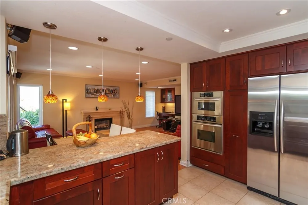 7019 Woodstone Place West Hills, CA 91307