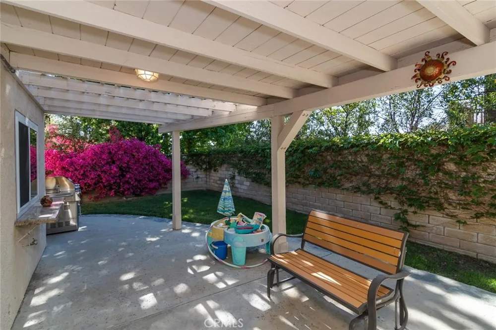 7019 Woodstone Place West Hills, CA 91307