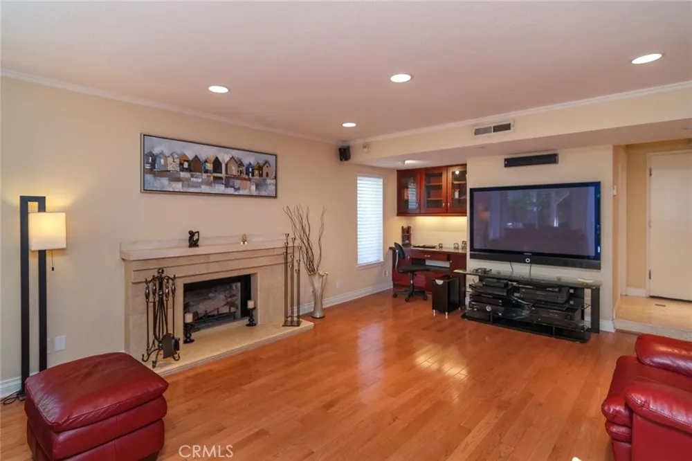 7019 Woodstone Place West Hills, CA 91307
