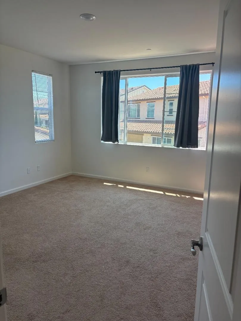 559 Lovejoy Lane Lincoln, CA 95648