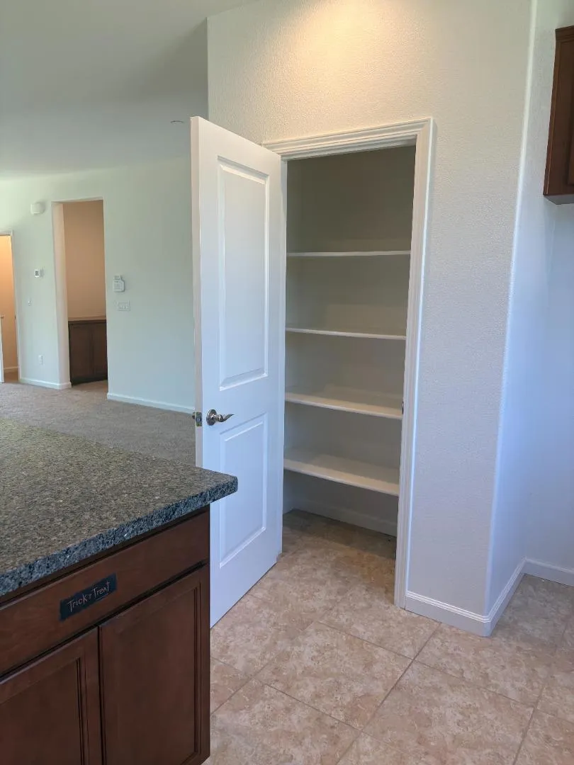 559 Lovejoy Lane Lincoln, CA 95648