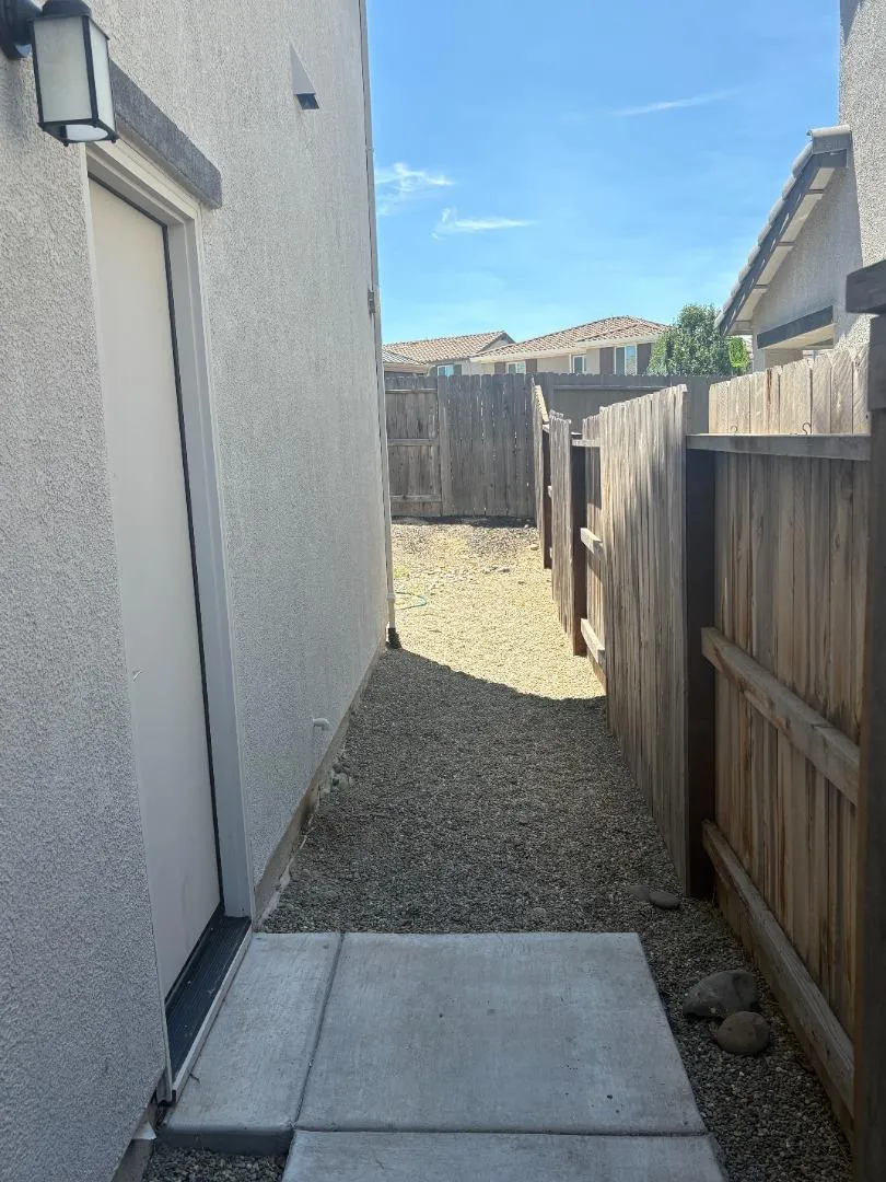 559 Lovejoy Lane Lincoln, CA 95648