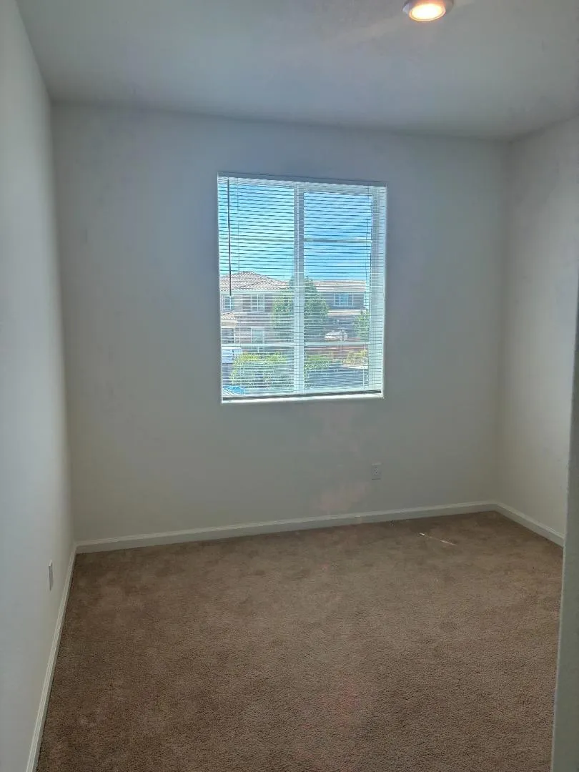 559 Lovejoy Lane Lincoln, CA 95648