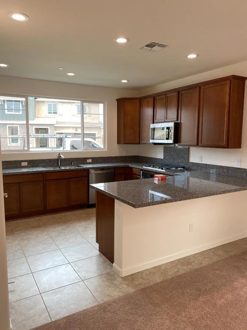 559 Lovejoy Lane Lincoln, CA 95648