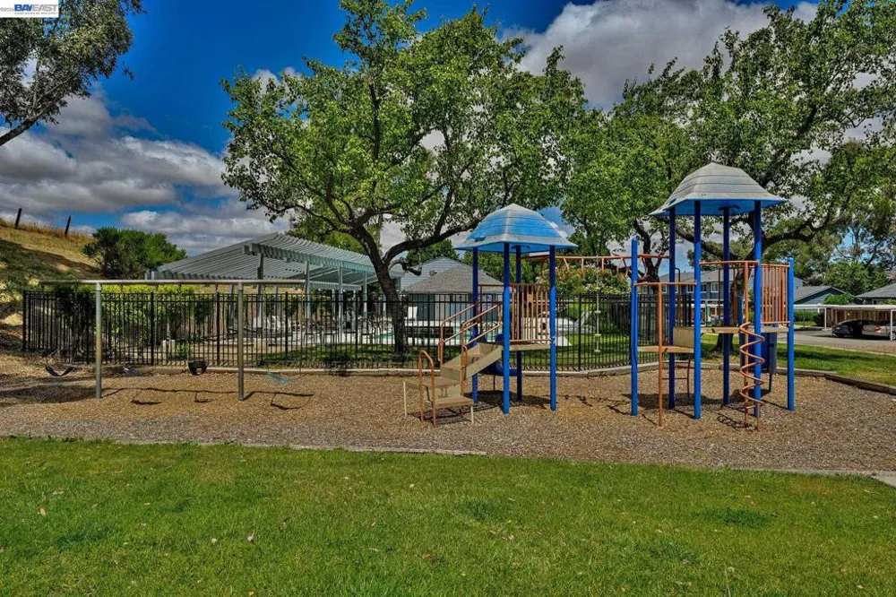 1202 Spring Valley Cmn Livermore, CA 94551